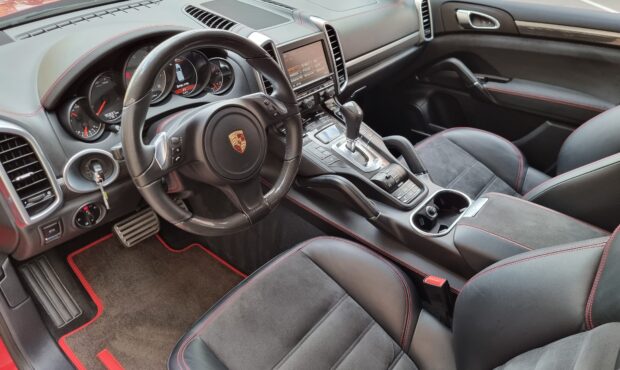 Миниатюра 28 Porsche Cayenne GTS 2013 4.8