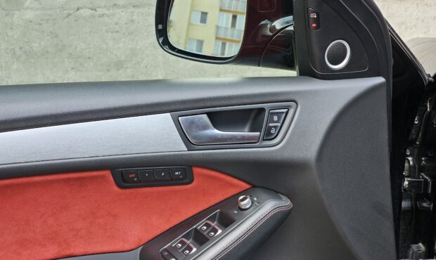 Миниатюра 21 Audi SQ5