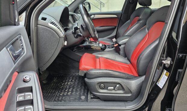 Миниатюра 22 Audi SQ5
