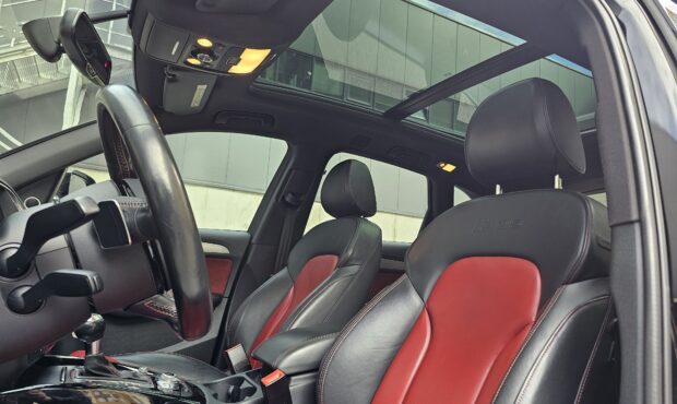 Миниатюра 23 Audi SQ5