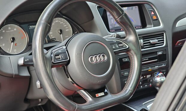 Миниатюра 27 Audi SQ5