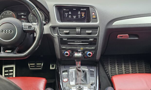 Миниатюра 37 Audi SQ5