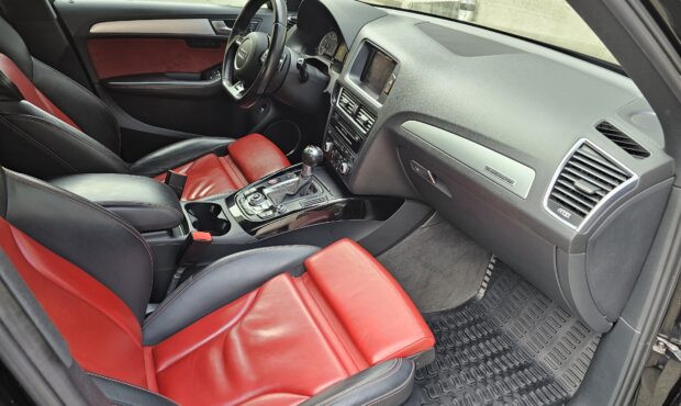 Миниатюра 44 Audi SQ5