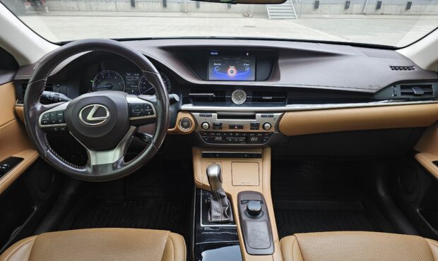 Мініатюра 56 Lexus ES 250