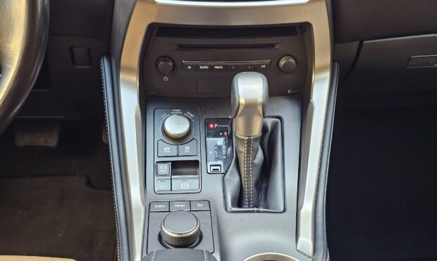 Миниатюра 43 Lexus NX300 Hybrid AWD 2016