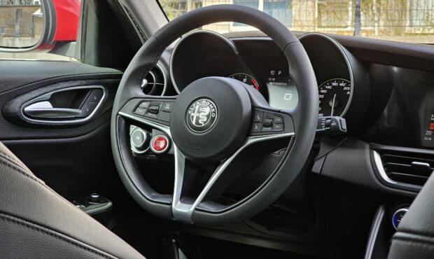 Миниатюра 31 Alfa Romeo Giulia