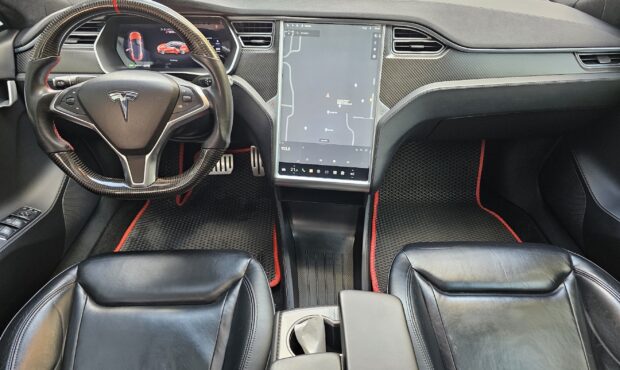 Миниатюра 49 Tesla Model S P90D 2015