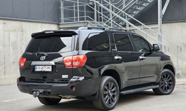 Миниатюра 5 Toyota Sequoia 2016