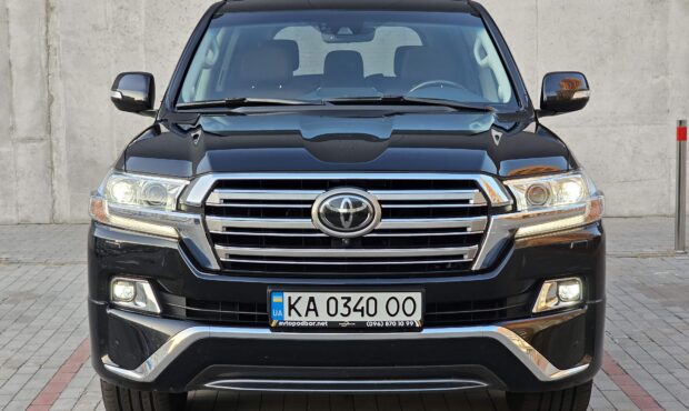 Миниатюра 8 Toyota Land Cruiser 200