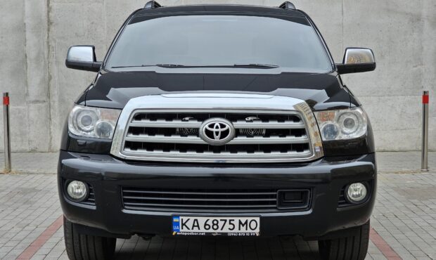 Миниатюра 8 Toyota Sequoia 2016