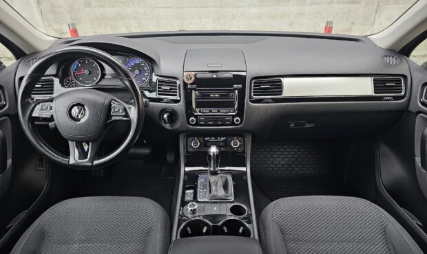 Миниатюра 43 Volkswagen Touareg 2013