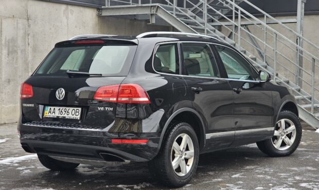 Миниатюра 5 Volkswagen Touareg 2013