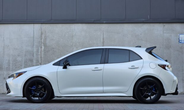 Мініатюра 2 Toyota Corolla 2018
