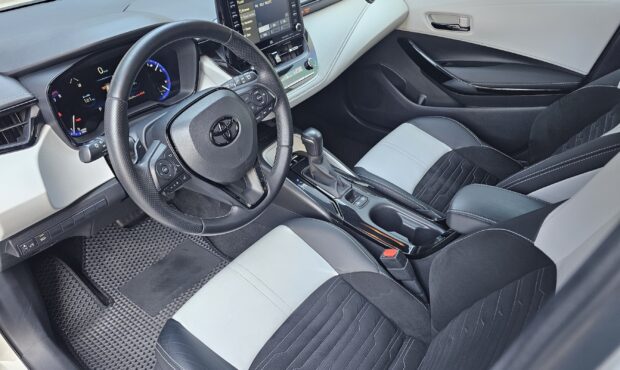 Мініатюра 56 Toyota Corolla 2018