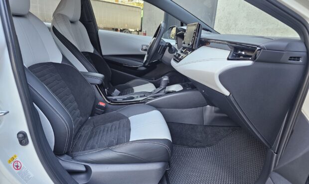 Мініатюра 76 Toyota Corolla 2018
