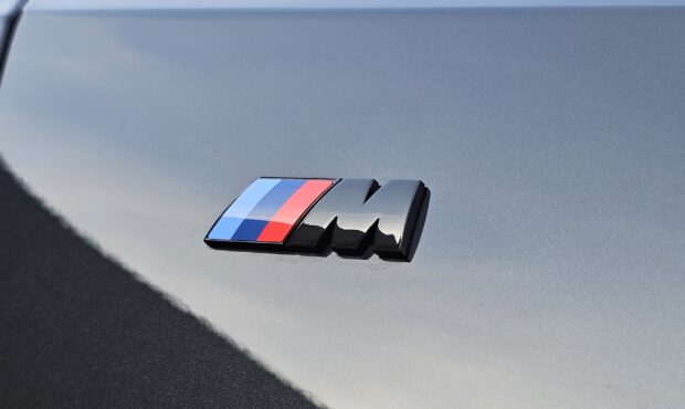 Миниатюра 19 BMW 3 Series 2022