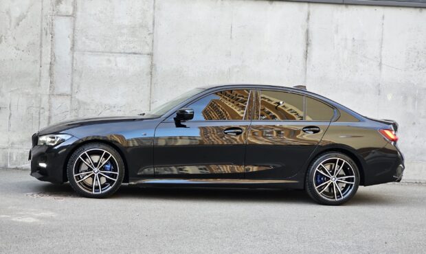 Миниатюра 3 BMW 3 Series 2022
