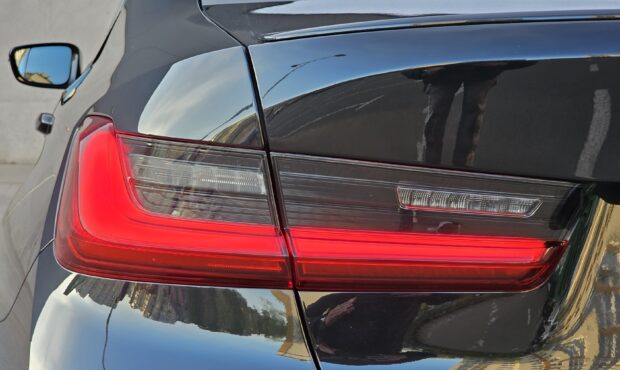 Миниатюра 22 BMW 3 Series 2022