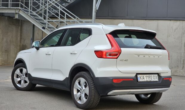 Миниатюра 3 Volvo XC40 2021