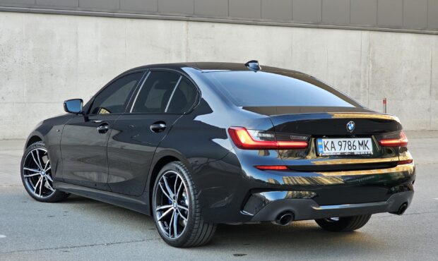 Миниатюра 4 BMW 3 Series 2022