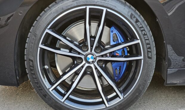 Миниатюра 31 BMW 3 Series 2022