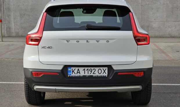 Миниатюра 4 Volvo XC40 2021