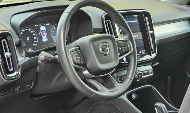 Миниатюра 44 Volvo XC40 2021