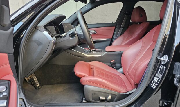 Миниатюра 45 BMW 3 Series 2022