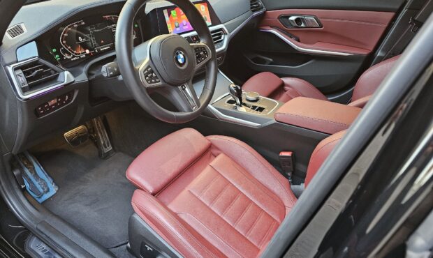 Миниатюра 47 BMW 3 Series 2022