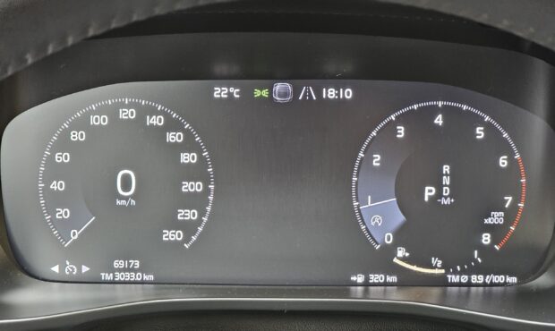 Миниатюра 50 Volvo XC40 2021
