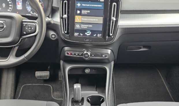 Миниатюра 51 Volvo XC40 2021