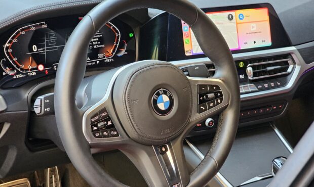 Миниатюра 51 BMW 3 Series 2022