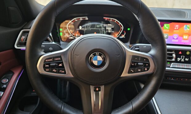 Миниатюра 56 BMW 3 Series 2022