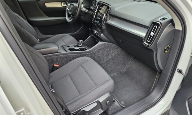 Миниатюра 62 Volvo XC40 2021