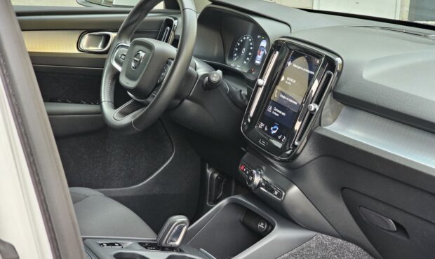 Мініатюра 35 Volvo XC40 2021