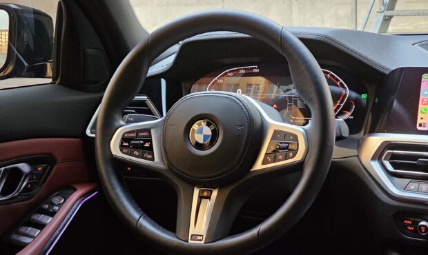 Миниатюра 64 BMW 3 Series 2022