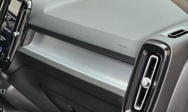 Миниатюра 64 Volvo XC40 2021