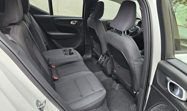 Миниатюра 67 Volvo XC40 2021