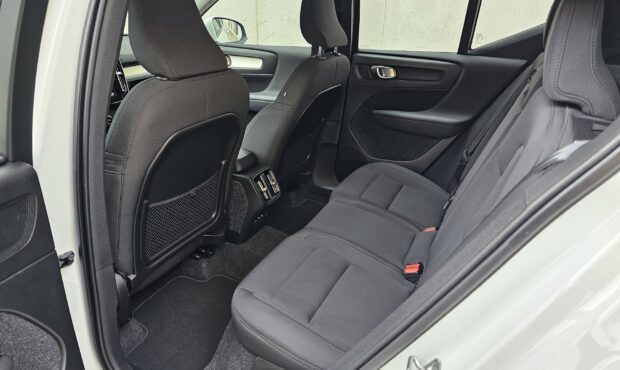 Миниатюра 72 Volvo XC40 2021