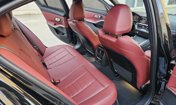 Миниатюра 88 BMW 3 Series 2022