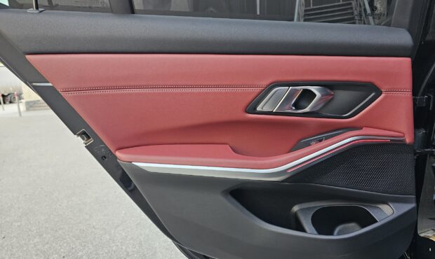 Миниатюра 89 BMW 3 Series 2022