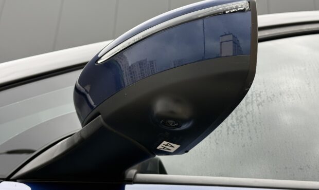 Миниатюра 10 Nissan Leaf 2019