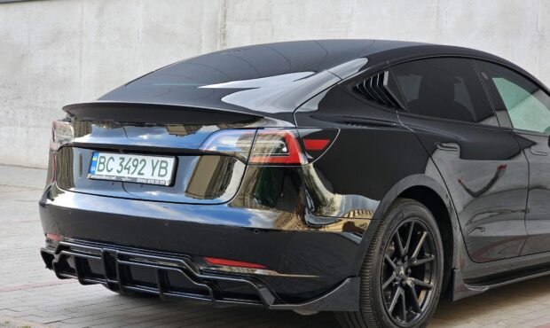 Миниатюра 10 Tesla Model 3 Dual Motor Long Range 2019