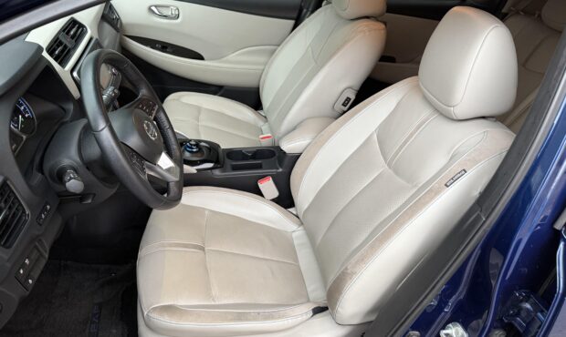 Миниатюра 18 Nissan Leaf 2019