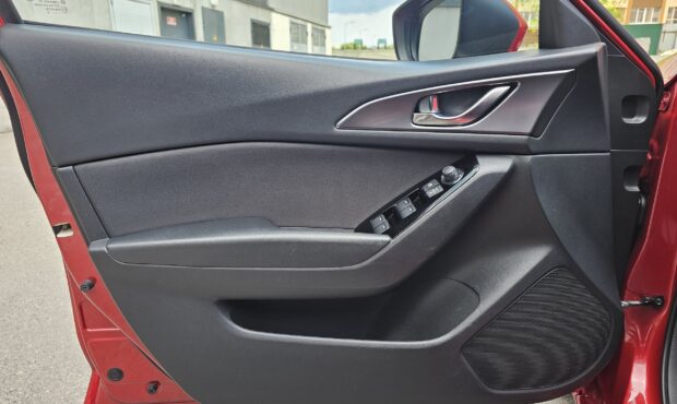 Миниатюра 21 Mazda 3 2018