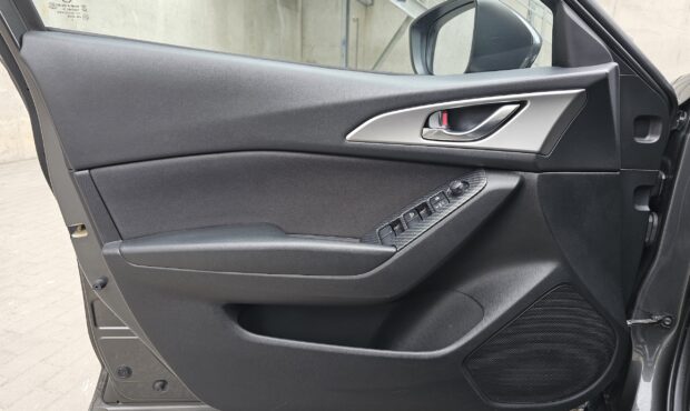 Миниатюра 19 Mazda 3 2017