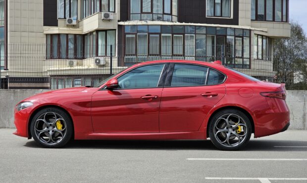 Мініатюра 2 Alfa Romeo Giulia 2019