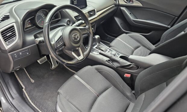 Миниатюра 22 Mazda 3 2017