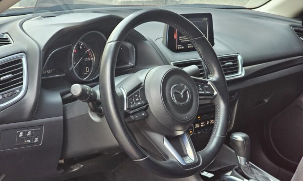 Миниатюра 27 Mazda 3 2017