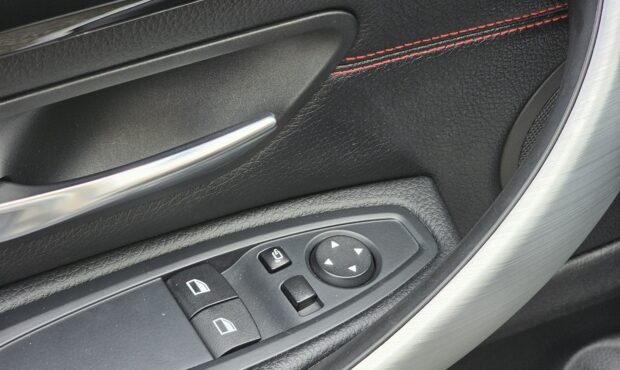 Миниатюра 25 BMW 4 Series 2016